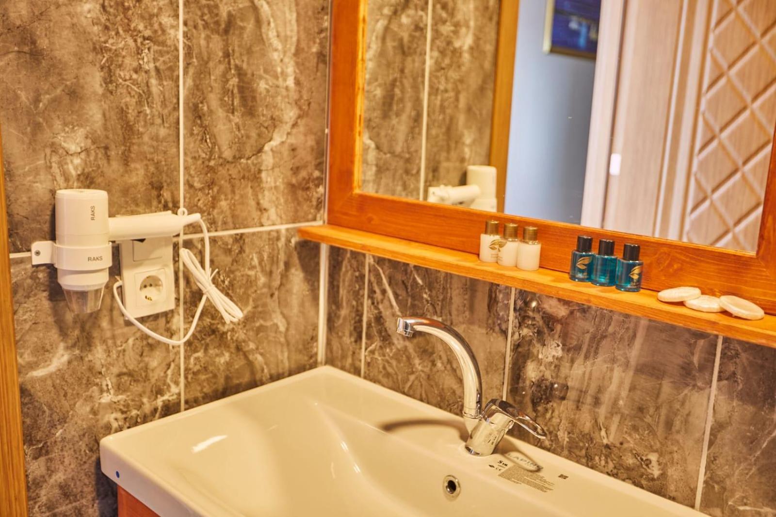 اسطنبول Laluna Hotel Near Grand Bazaar City Center المظهر الخارجي الصورة
