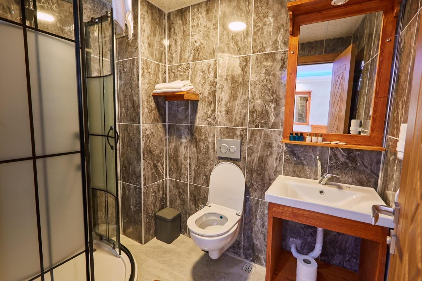 اسطنبول Laluna Hotel Near Grand Bazaar City Center المظهر الخارجي الصورة